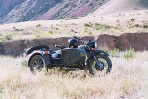 Side car sur les pistes Kirghizes ou du Kyrgyzstan